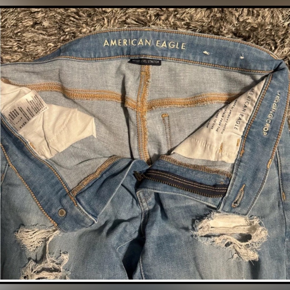 American Eagle Jegging Crop size 6 distressed light wash mid-high rise - Picture 3 of 6